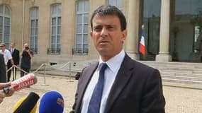 Manuel Valls a annoncé mercredi matin en sortie de Conseil des ministres la dissolution sur décret présidentiel de l'Oeuvre française et des Jeunesses nationalistes.