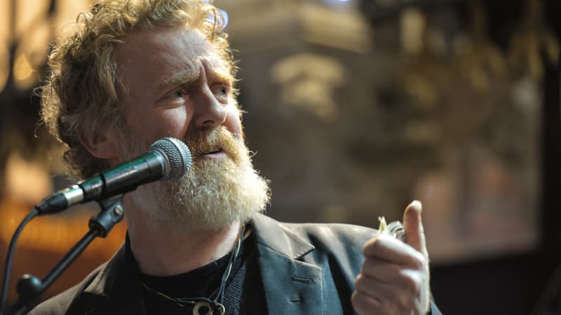 Le chanteur et musicien irlandais oscarisé Glen Hansard est mort à 56 ans après un accident de la route