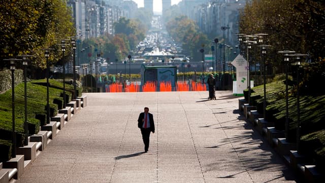 Les cadres, ici dans le quartier d'affaires de la Défense, ont des envies de mobilité