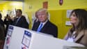 Donald Trump et son épouse, Melania, dans un bureau de vote de New York le 8 novembre 2016