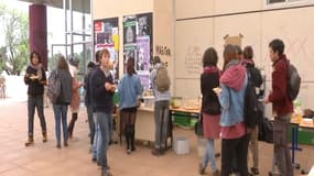 Sous un préau de l'université Paul Valéry à Montpellier vendredi 6 avril