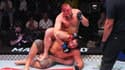 Marcin Tybura soumet Tai Tuivasa par étranglement arrière le 16 mars 2024 lors du main event à l'UFC