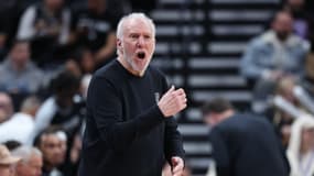 Gregg Popovich sur le banc des Spurs de San Antonio face à Utah, le 31 octobre 2024.