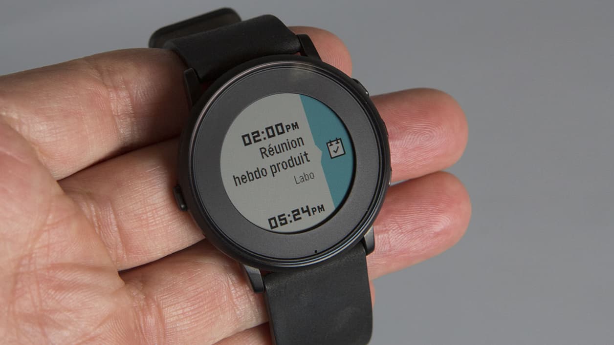 L'interface est surtout textuelle