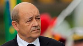 La marque de produits laitiers Paysan Breton a annoncé par mégarde le voyage jusqu'alors tenu secret du ministre de la défense Jean-Yves Le Drian en Afghanistan à l'occasion du réveillon du 31 décembre. /Photo d'archives/REUTERS/Ueslei Marcelino