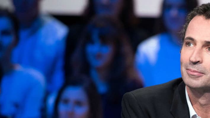 Victor Robert est le nouveau présentateur du "Grand Journal" Victor Robert est le nouveau présentateur du "Grand Journal"