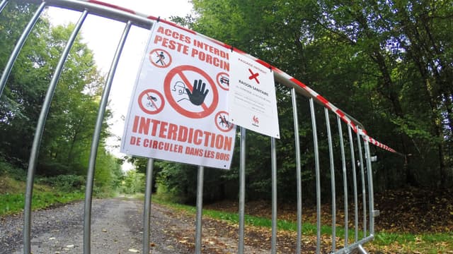 Un panneau d'interdiction, le 22 septembre dernier à Saint-Léger-Les-Mélèzes