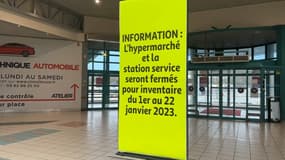 Le magasin Auchan de Mulhouse est fermé pour trois semaines. Officiellement pour un inventaire, mais les salariés craignent une fermeture définitive du site.