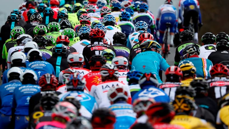 Le peloton de Paris-Nice