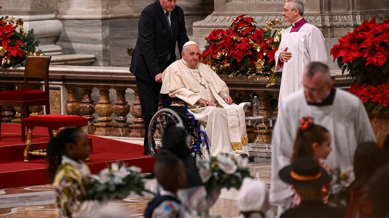 Lors de la messe de Noël, le pape François dénonce la 
