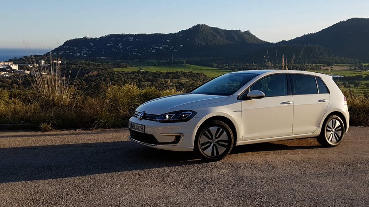 Avec son autonomie en hausse de 50%, la e-Golf part mieux armée pour séduire le public. Avec son autonomie en hausse de 50%, la e-Golf part mieux armée pour séduire le public.