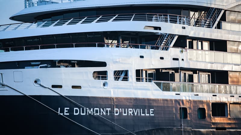 Le Dumont d'Urville, vaisseau de la Marine nationale.