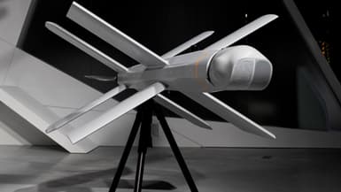Produite par le groupe Zala Aero, lié au consortium Kalachnikov, le Lancet est équipé de quatre ailes et d'une hélice à l'arrière
