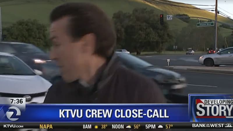 Alex Savidge échappe à un accident en direct à la télévision. 