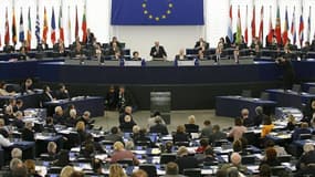 Réunion du parlement européen, mi-janvier. Le coût des sessions du Parlement européen à Strasbourg est près de quatre fois inférieur à l'estimation faite par les partisans d'un regroupement des institutions de l'Union à Bruxelles, peut-on lire dans un rap