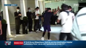 Des supporters parisiens ont attendu les joueurs devant leur hôtel malgré la défaite