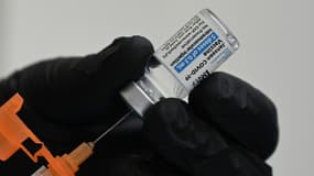 Un flacon du vaccin Janssen contre le Covid-19 en août 2021 à Pasadena, en Californie
