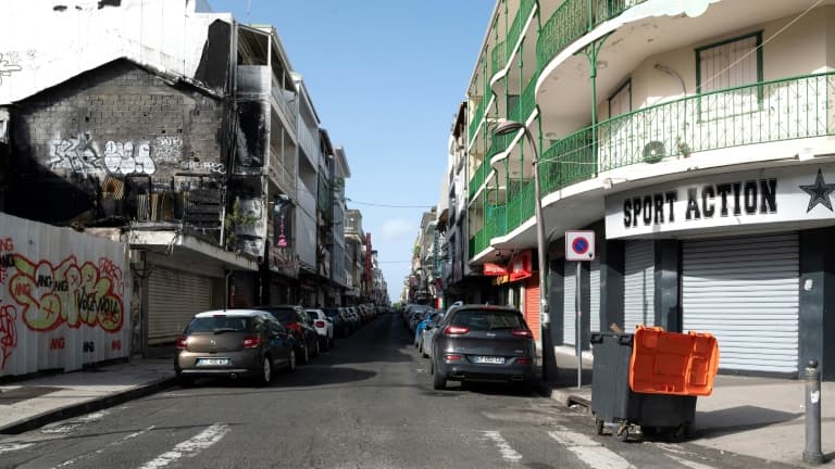 Une rue de Pointe-à-Pitre, en Guadeloupe, reconfinée pour au moins trois semaines, le 30 juillet 2021
