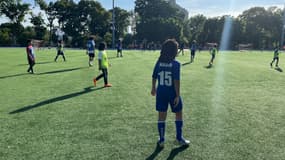 De jeunes footballeurs à New York, en mai 2024