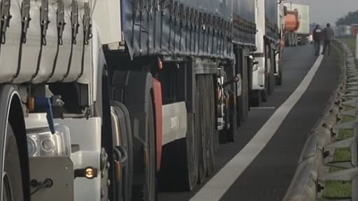 Les transporteurs routiers bloquent plusieurs autoroutes samedi en France (Photo d'illustration)