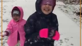 En Floride, ces enfants découvrent la neige pour la première fois 
