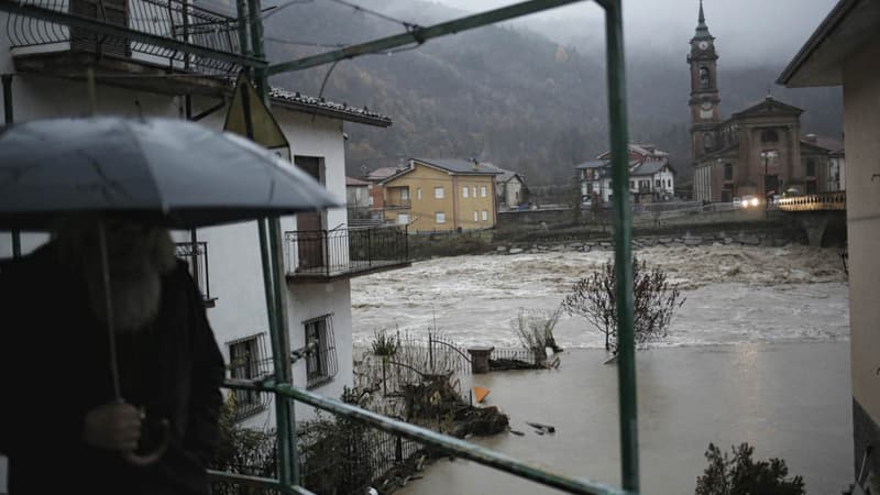 Toute la journée, les télévisions italiennes ont diffusé des images impressionnantes des eaux du Tanaro, un important affluent du Pô, qui ont coupé en deux la ville de Garessio, dans les contreforts des Alpes.
