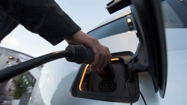 Selon l'ACEA, une "marche forcée" dans la production de véhicules électriques serait très pénalisantes pour l'industrie automobile, et plus encore "de façon disproportionnée" les équipementiers.