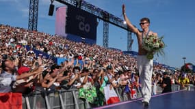 Le nageur français Léon Marchand accueilli en rockstar au Parc des Champions, JO de Paris 2024, 6 août 2024