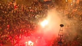 De l’Hôtel de ville aux Champs-Élysées, Paris a fêté toute la soirée la victoire des Bleus