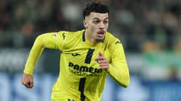 L'attaquant de Villarreal George Mikautadze face au Betis le 17 janvier 2026