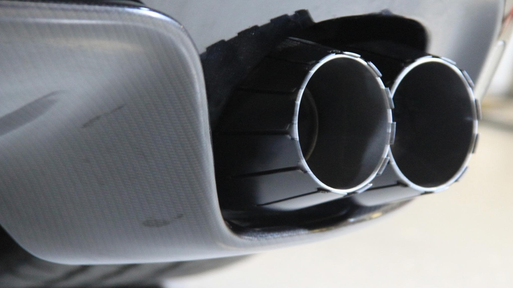 La nouvelle sortie d'échappement promet encore "plus de bruit". Vous l'aurez compris, ici, ne s'agit pas d'être discret. La nouvelle sortie d'échappement promet encore "plus de bruit". Vous l'aurez compris, ici, ne s'agit pas d'être discret.