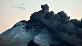 Le volcan Cotopaxi en Equateur, en éruption depuis le 25 aout.