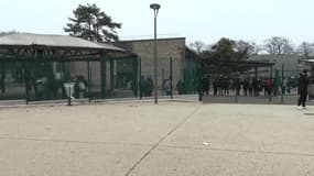 Le collège Albert Camus à Ris-Orangis dans l'Essonne 