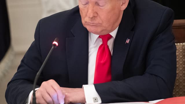 Twitter poursuit son bras de fer avec Donald Trump.