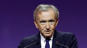 Bernard Arnault, PDG de LVMH, prononce un discours à Paris, le 10 octobre 2024