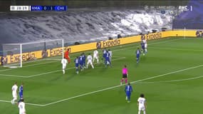 Pour un arbitre espagnol, Casemiro a commis une faute sur l'action du but de Benzema