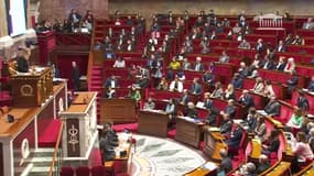 Suivez en direct la reprise des débats à l'Assemblée après la polémique autour du tweet de Thomas Portes