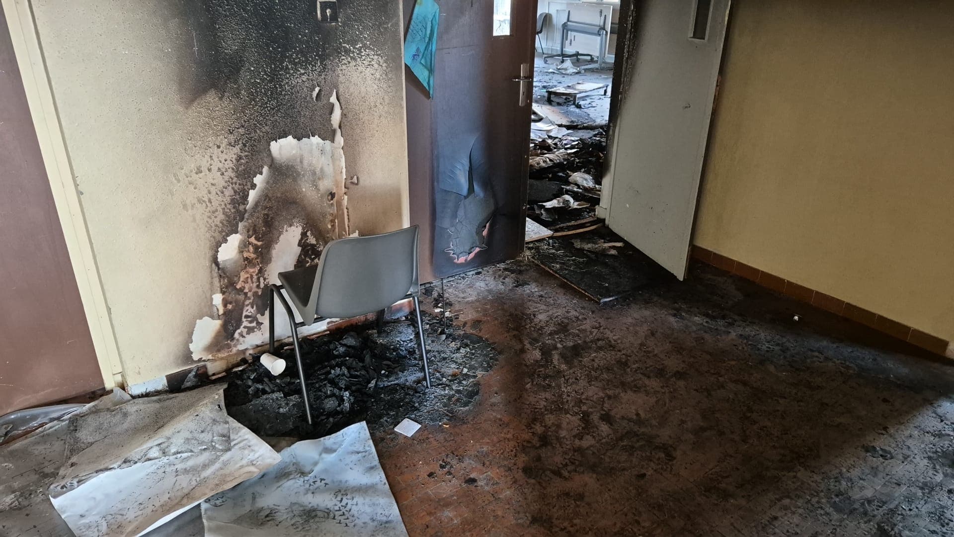 Les images de l'école de Meyzieu ravagée par un incendie volontaire le 19 juin 2024.