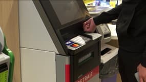 Comme ici à Nogent-sur-Marne, une vingtaine de bureaux de tabac en France propose désormais des distributeurs de billets, un nouveau service sous forme de test.