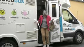 Un bus médicalisé qui sillonne les communes de l'est du département de l'Orne pour pallier le manque de médecins. 