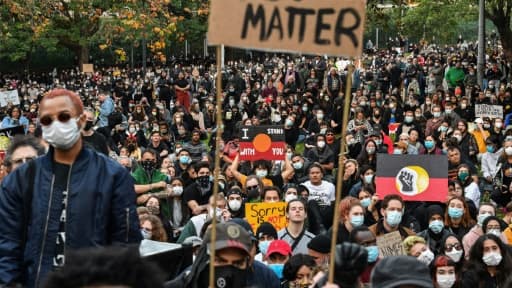Défilé contre les inégalités raciales le 5 juin 2020 à Sydney.