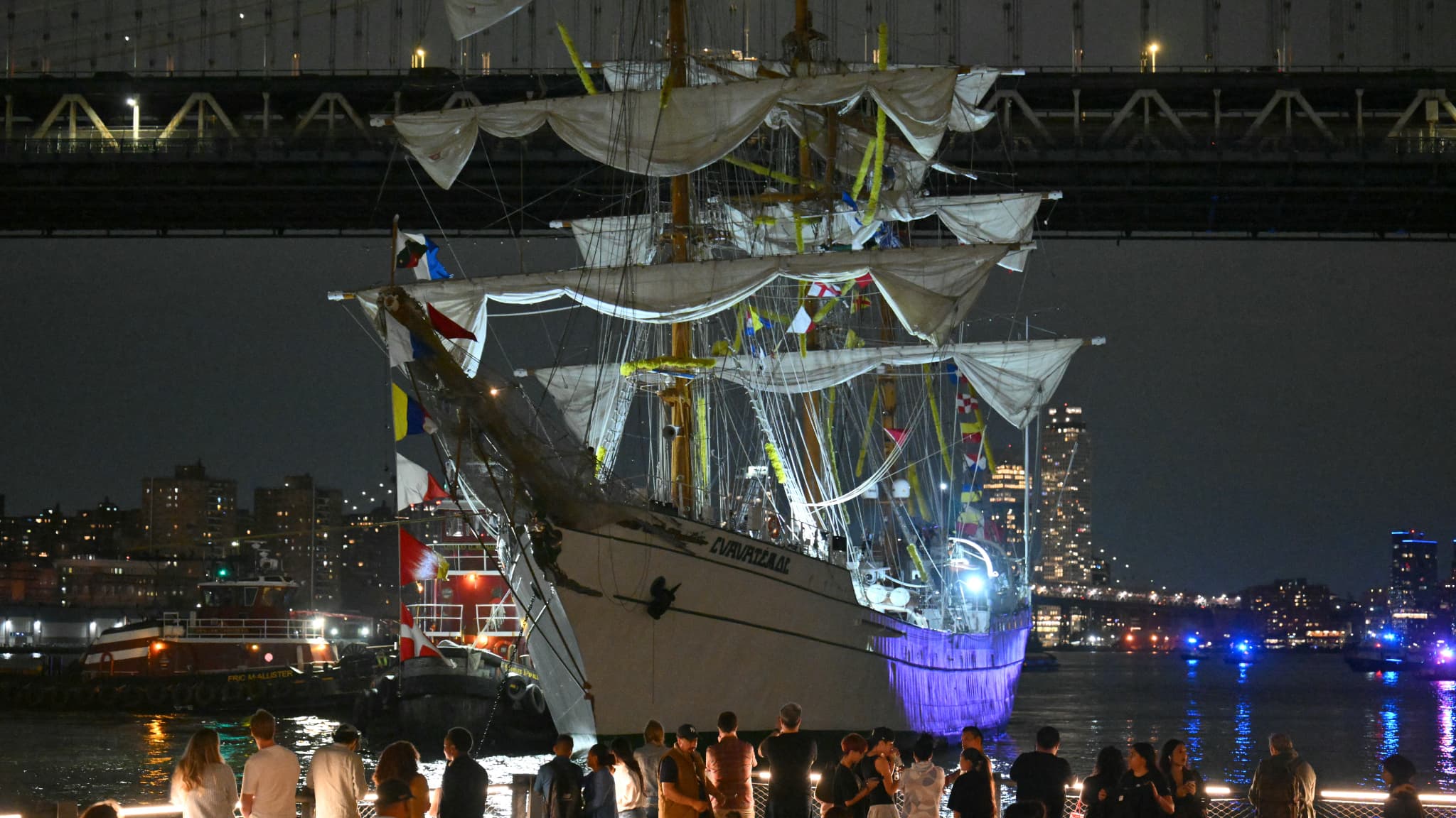 Le havre: après avoir heurté le pont de brooklyn, le voilier mexicain cuauhtemoc ne participera pas aux grandes voiles