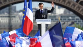 François Fillon au Trocadéro, le 1er mai 2012, lors du meeting de Nicolas Sarkozy pendant la campagne présidentielle.