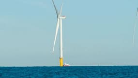 D'une capacité de 500 MW, le futur parc sera composé de 71
éoliennes localisées entre 13 et 22 km au large des côtes de la Manche (Fécamp), pour une mise en service à l'horizon 2023.