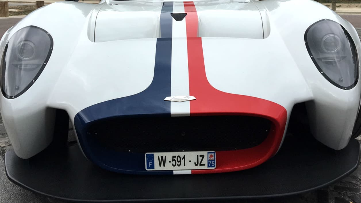 "Le principe de la marque est de créer des styles différents selon chaque modèle, pas de créer la 2e version d’un modèle déjà existant, nous confie Anthony Jannarelly. La 2 sera donc complètement différente". "Le principe de la marque est de créer des styles différents selon chaque modèle, pas de créer la 2e version d’un modèle déjà existant, nous confie Anthony Jannarelly. La 2 sera donc complètement différente".