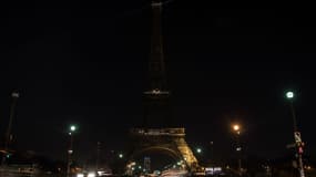 La Tour Eiffel s'éteindra ce jeudi en hommage aux victimes des attentats de Téhéran.
