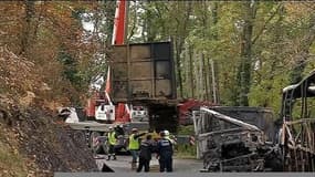 Collision de Puisseguin: opérations d'enlèvement des épaves