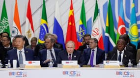 Des dirigeants, dont le président chinois Xi Jinping, le président russe Vladimir Poutine et le président sud-africain Cyril Ramaphosa, lors du sommet des Brics à Kazan, en Russie, le 24 octobre 2024 (photo d'illustration).