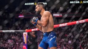 Benoît Saint-Denis lors de son combat contre Renato Moicano à l'UFC Paris, le 28 septembre 2024