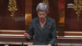 Sandrine Rousseau chante une chanson d'Anne Sylvestre sur l'avortement lors des débats sur la constitutionnalisation de l'IVG